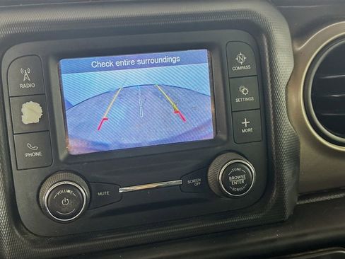 Used 2018 Jeep Wrangler Unlimited Sport image 13