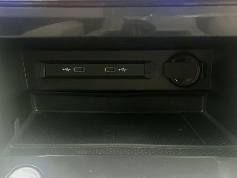 Used 2023 Volkswagen Tiguan SE FWD image 25