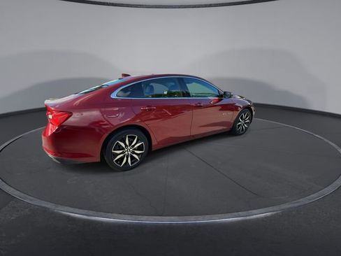 Used 2018 Chevrolet Malibu LT w/ Leather Package FWD image 8