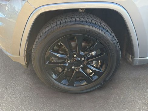 Used 2020 Jeep Grand Cherokee Altitude image 43