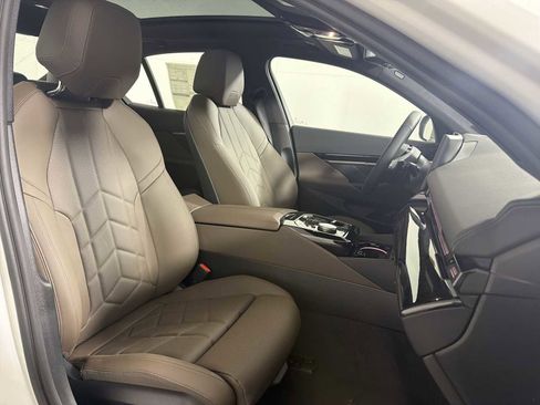New 2026 BMW 530i xDrive w/ Convenience Package AWD/4WD image 21