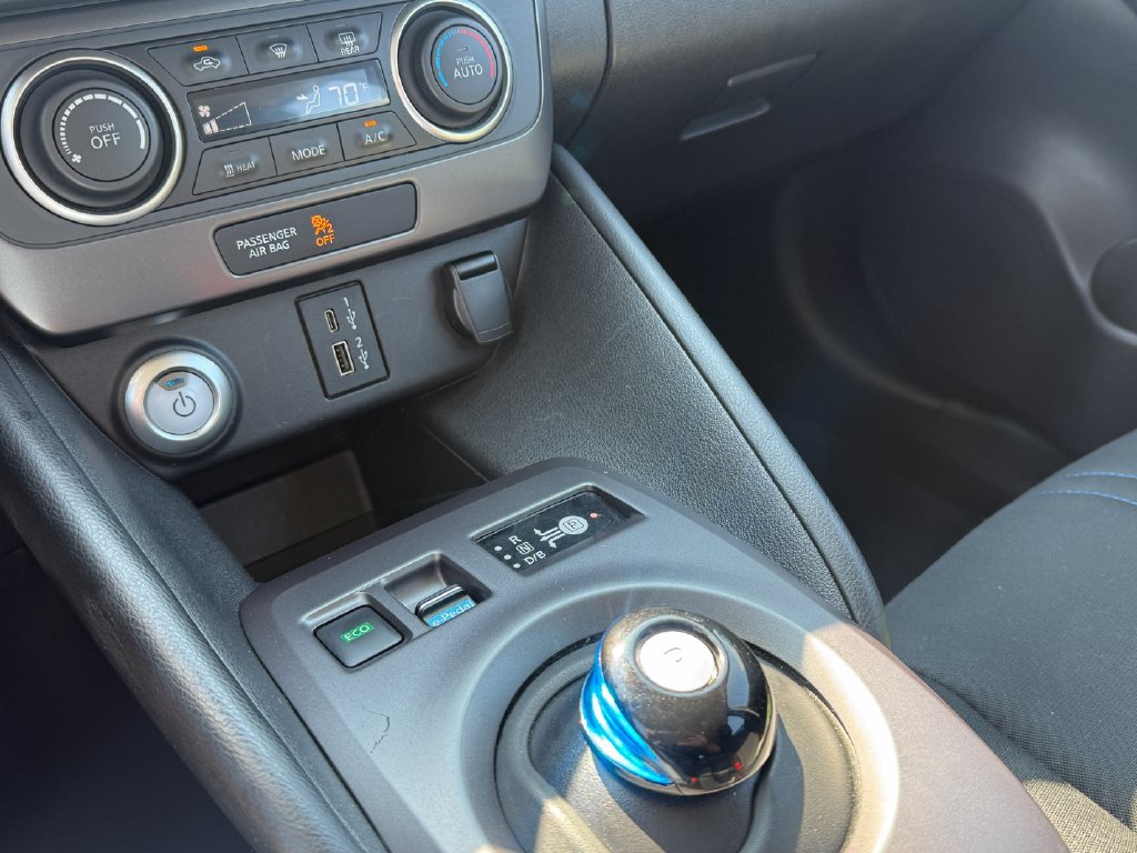 Used 2025 Nissan Leaf S FWD image 17