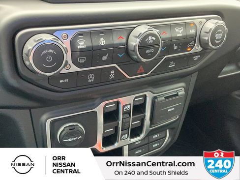 Used 2022 Jeep Wrangler Unlimited Sahara AWD/4WD image 23