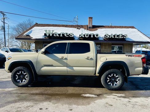 Used 2016 Toyota Tacoma TRD Off-Road w/ Towing Package image 2