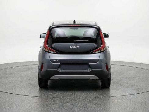 Used 2025 Kia Soul LX w/ LX Technology Package image 7