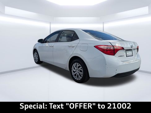 Used 2018 Toyota Corolla LE FWD image 6