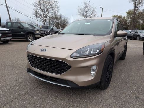 Certified 2020 Ford Escape SE FWD image 10