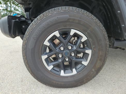 Used 2024 Jeep Wrangler Unlimited Rubicon 4xe AWD/4WD image 31