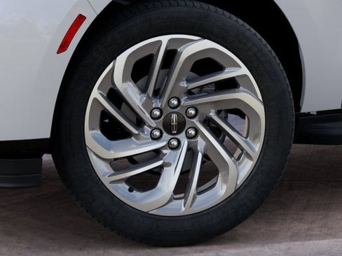 New 2027 Lincoln Navigator Premiere RWD image 19