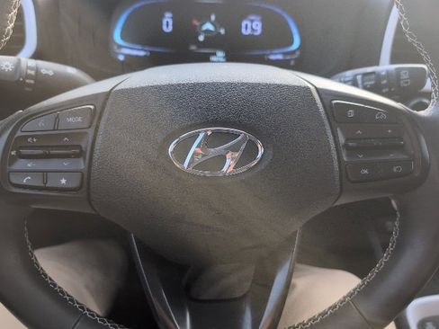 Used 2023 Hyundai Venue Limited w/ Cargo Package image 29