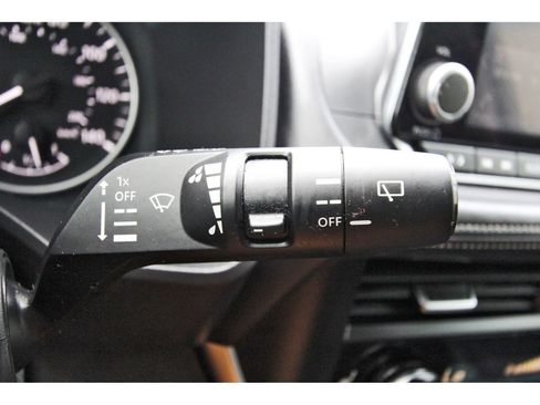 Used 2024 Nissan Rogue SV w/ SV Premium Package FWD image 21