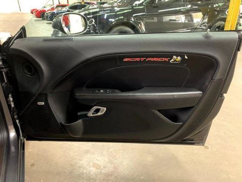 Used 2018 Dodge Challenger R/T Scat Pack w/ Leather Interior Group RWD image 48