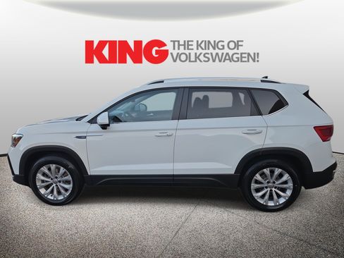 Used 2022 Volkswagen Taos SE image 4