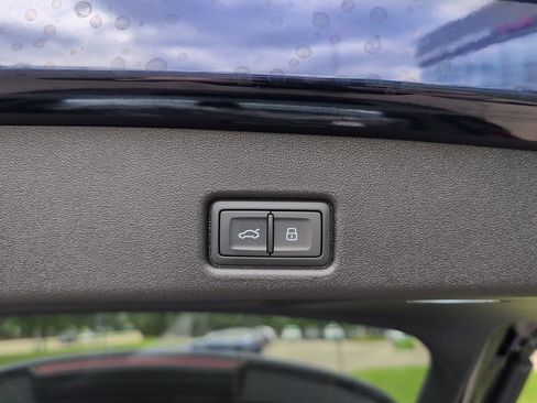 New 2025 Audi Q5 Premium Plus image 32