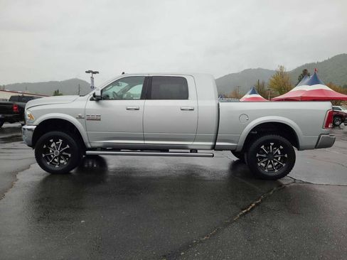 Used 2017 RAM 3500 Laramie w/ Cold Weather Group AWD/4WD image 11