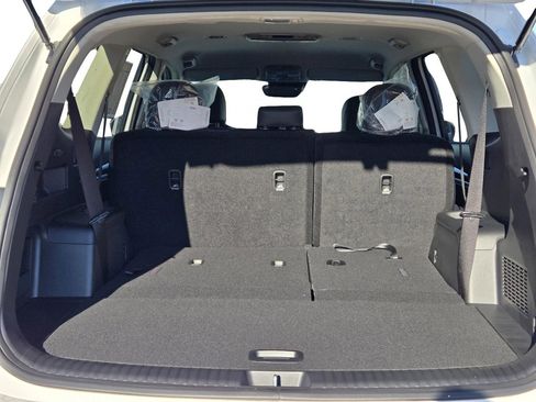 Used 2025 Kia Telluride LX FWD image 10