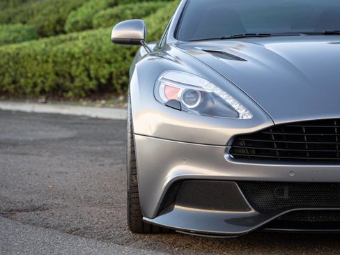 Used 2014 Aston Martin Vanquish Coupe image 23
