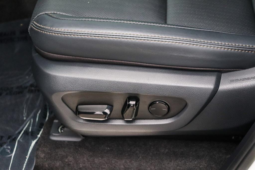 Used 2025 Lexus GX 550 AWD/4WD image 35