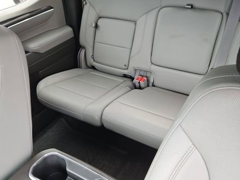 Used 2022 Chevrolet Silverado 1500 LTZ AWD/4WD image 5
