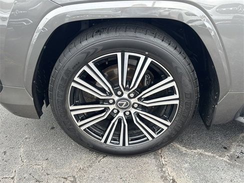 Used 2024 Lexus LX 600 4WD w/ Appearance Package image 9