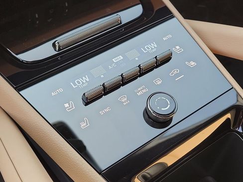 New 2026 Porsche Cayenne Coupe AWD/4WD image 32