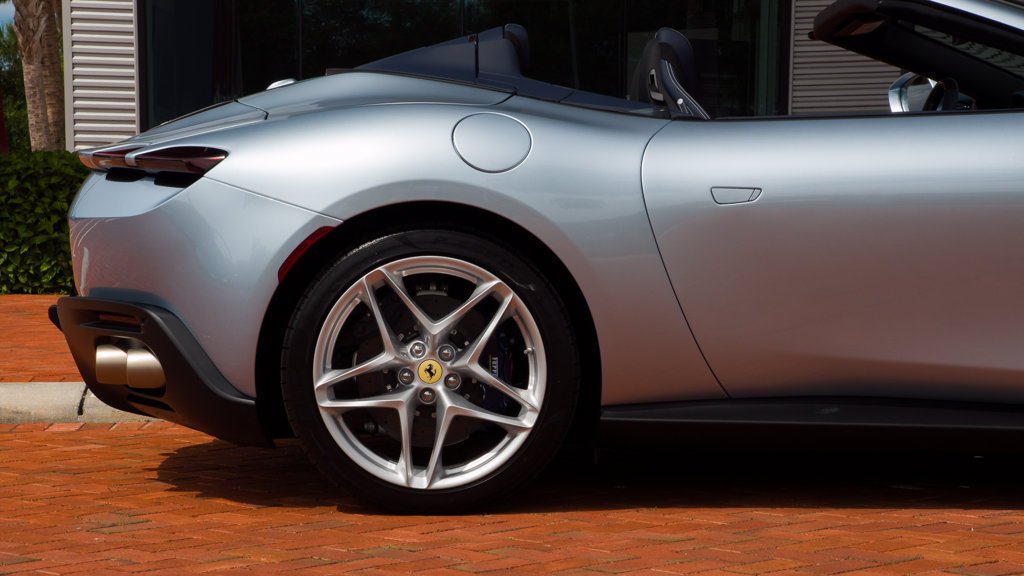 Certified 2026 Ferrari Roma Spider RWD image 8