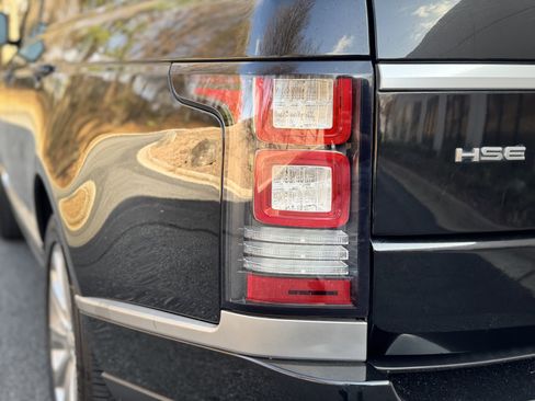 Used 2015 Land Rover Range Rover HSE image 30