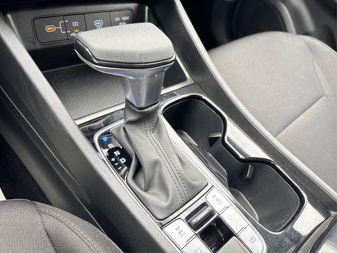 Certified 2025 Hyundai Tucson SE image 32