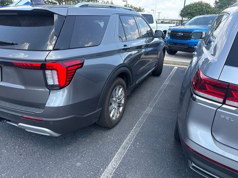 Used 2025 Ford Explorer Platinum RWD image 25