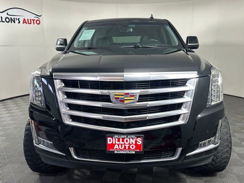 Used 2020 Cadillac Escalade Luxury AWD/4WD image 12