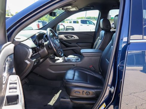 Used 2022 Chevrolet Traverse LT AWD/4WD image 7