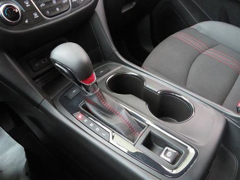 Used 2022 Chevrolet Equinox RS w/ Infotainment Package image 25