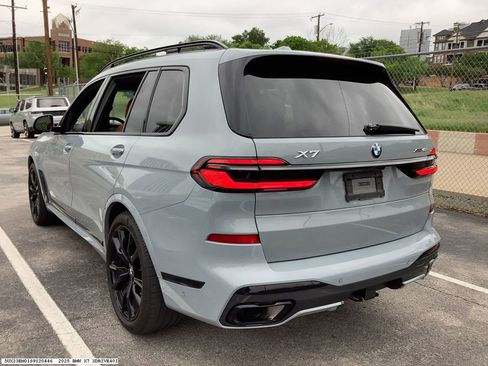 Used 2025 BMW X7 xDrive40i w/ M Sport Package image 6