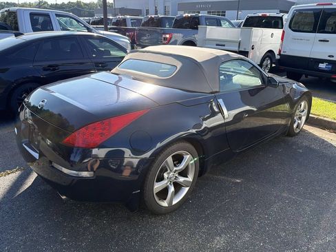 Used 2007 Nissan 350Z Touring RWD image 10