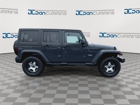 Used 2016 Jeep Wrangler Unlimited Sahara w/ Connectivity Group image 2