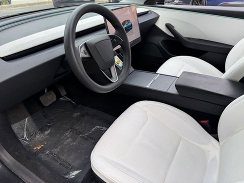 Used 2025 Tesla Model 3 Long Range image 24