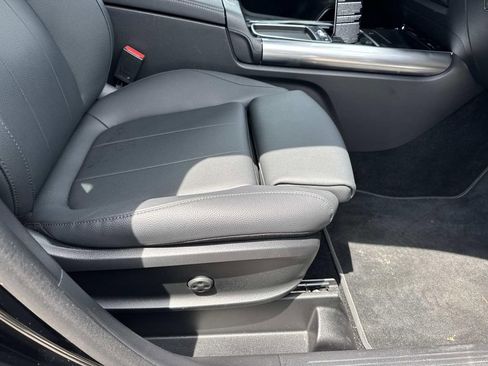 Used 2025 Mercedes-Benz GLA 250 image 12
