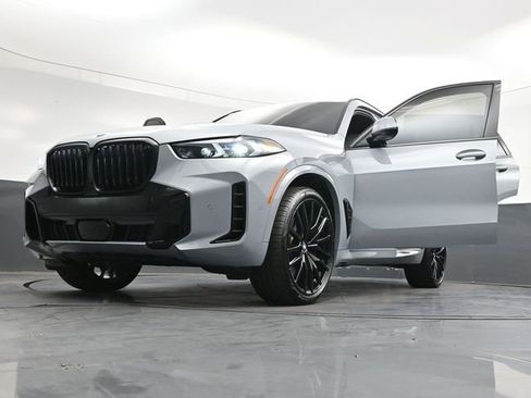 Used 2026 BMW X5 xDrive40i w/ M Sport Package AWD/4WD image 42