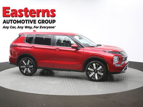Used 2025 Mitsubishi Outlander SE FWD image 46