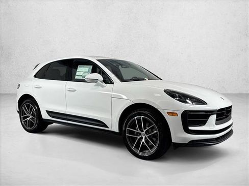 Used 2026 Porsche Macan AWD/4WD image 7