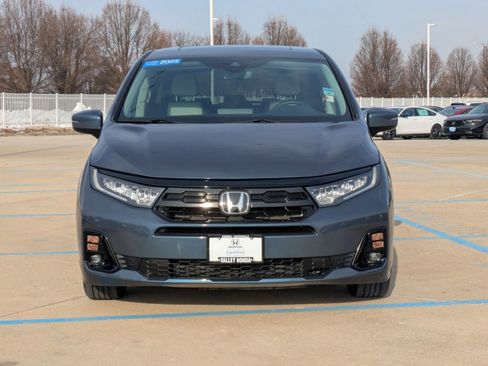 Certified 2025 Honda Odyssey Elite image 3