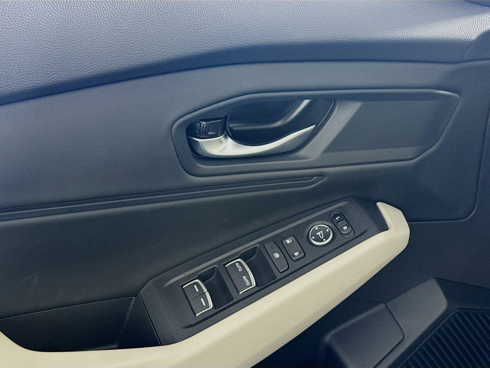 Used 2025 Honda Accord SE image 20