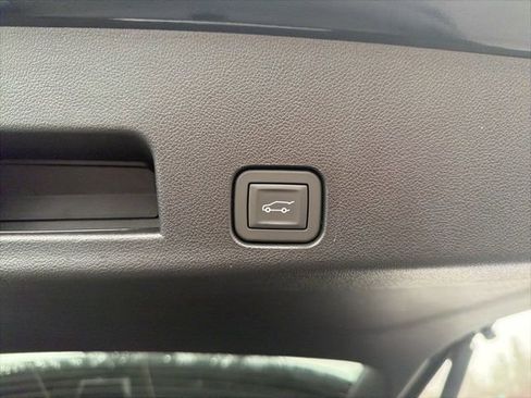 New 2026 Chevrolet Traverse LT w/ Driver Confidence Package FWD image 17
