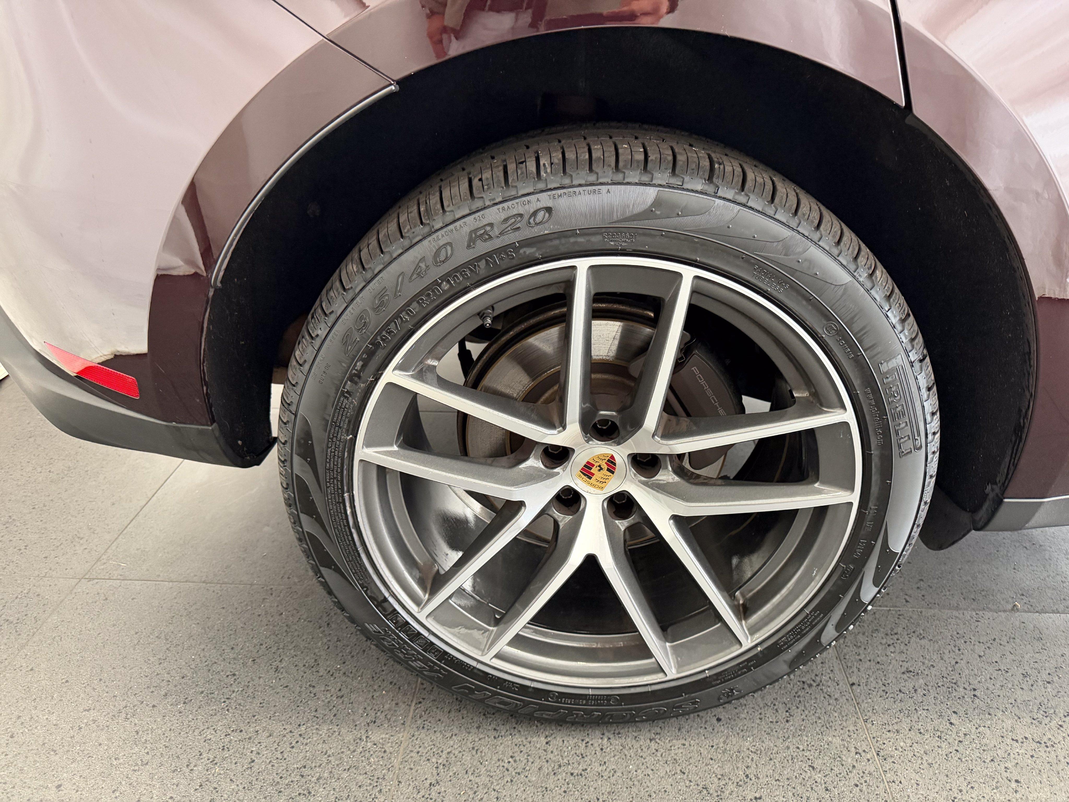 Certified 2024 Porsche Macan AWD/4WD image 12
