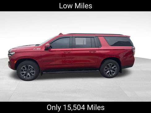 Certified 2024 Chevrolet Suburban Z71 w/ Luxury Package image 2