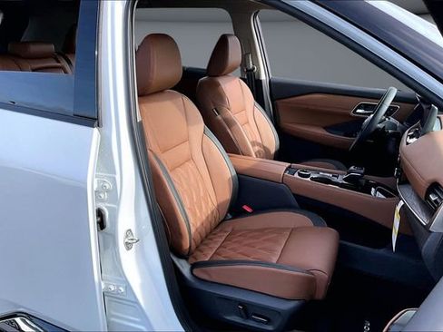 New 2026 Nissan Rogue Platinum image 11