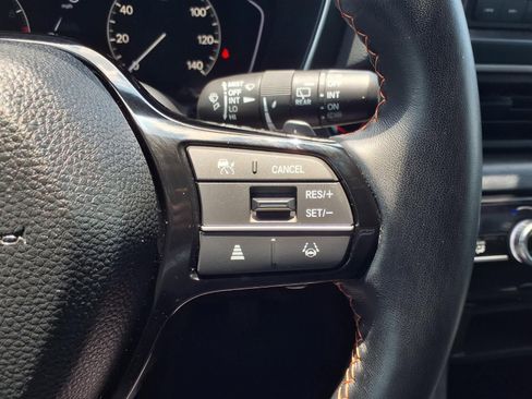 Used 2025 Honda Pilot Sport image 16
