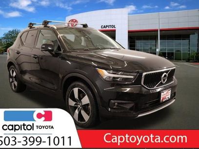 Used 2020 Volvo XC40 T5 Momentum w/ Protection Package