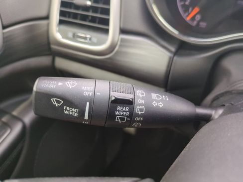 Certified 2020 Jeep Grand Cherokee Laredo image 26