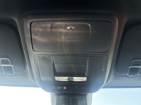 Used 2025 Chevrolet Equinox LT w/ Convenience Package II FWD image 18